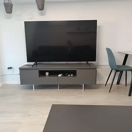 Alice Apartment *